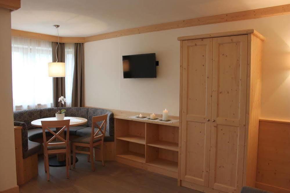Hotel Garni Paradisi - Wellness & Spa Mezzano Extérieur photo